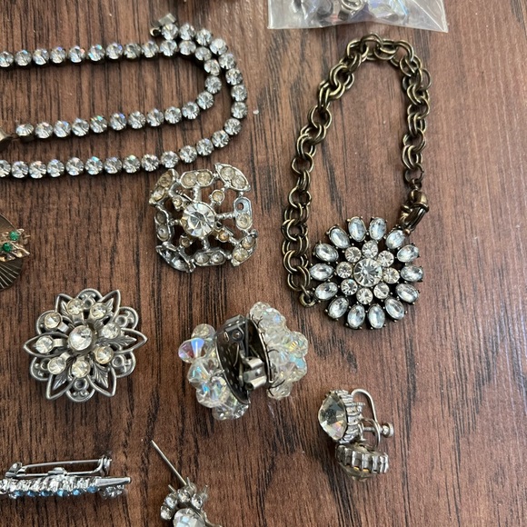 Beautiful Assortment of Rhinestone Jewelry - Picture 7 of 7
